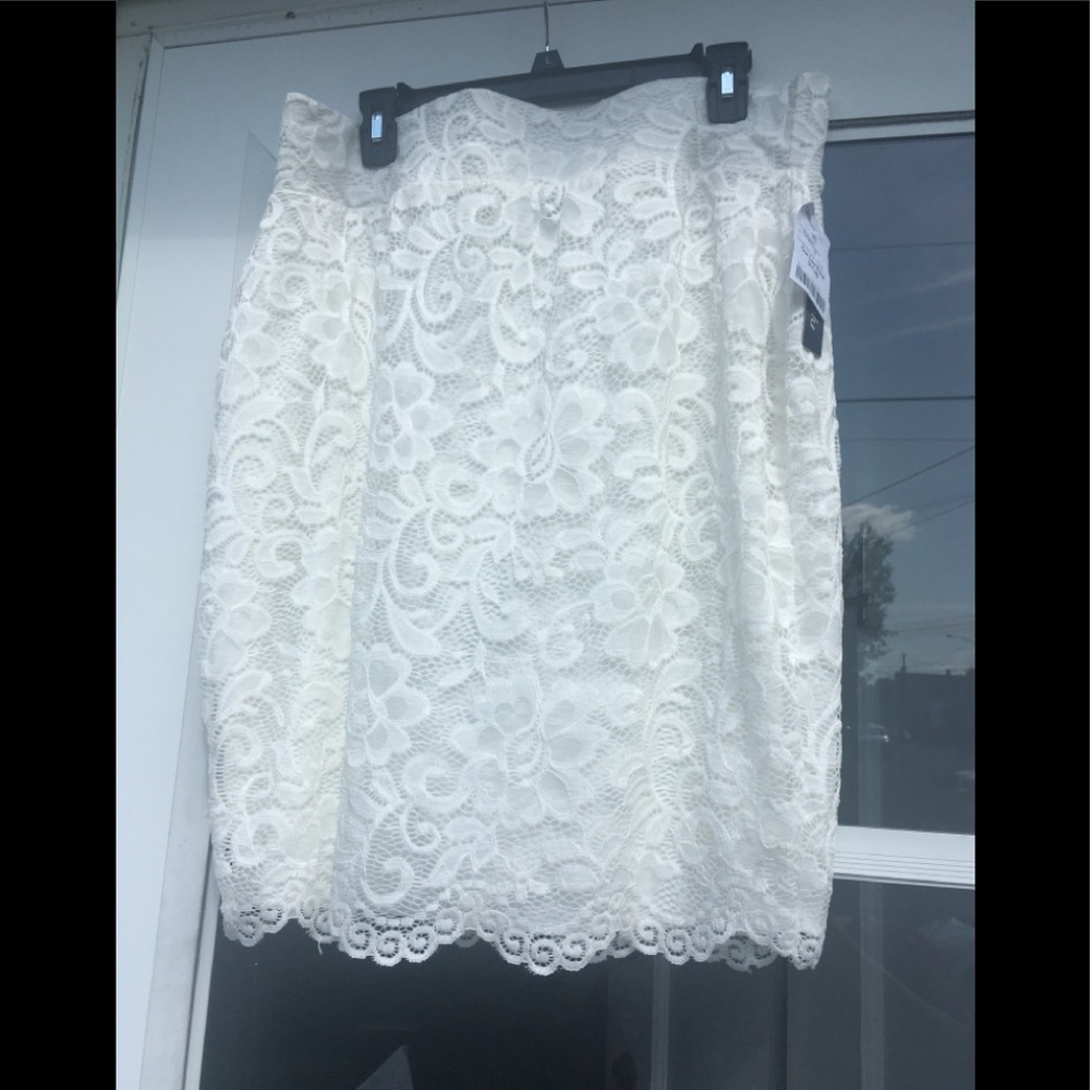 Olivic Blu NWT Lace Skirt